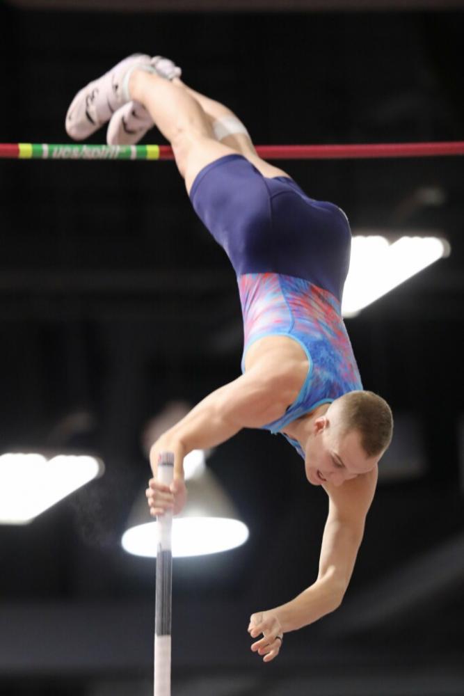 News Scott Houston Soars to Stunning Men's Pole Vault