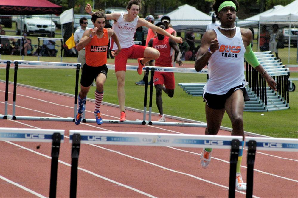 News Marion Humphrey Leads Records Parade at Alabama